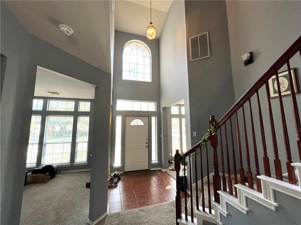 802 Stevenage Drive Pflugerville, TX 78660