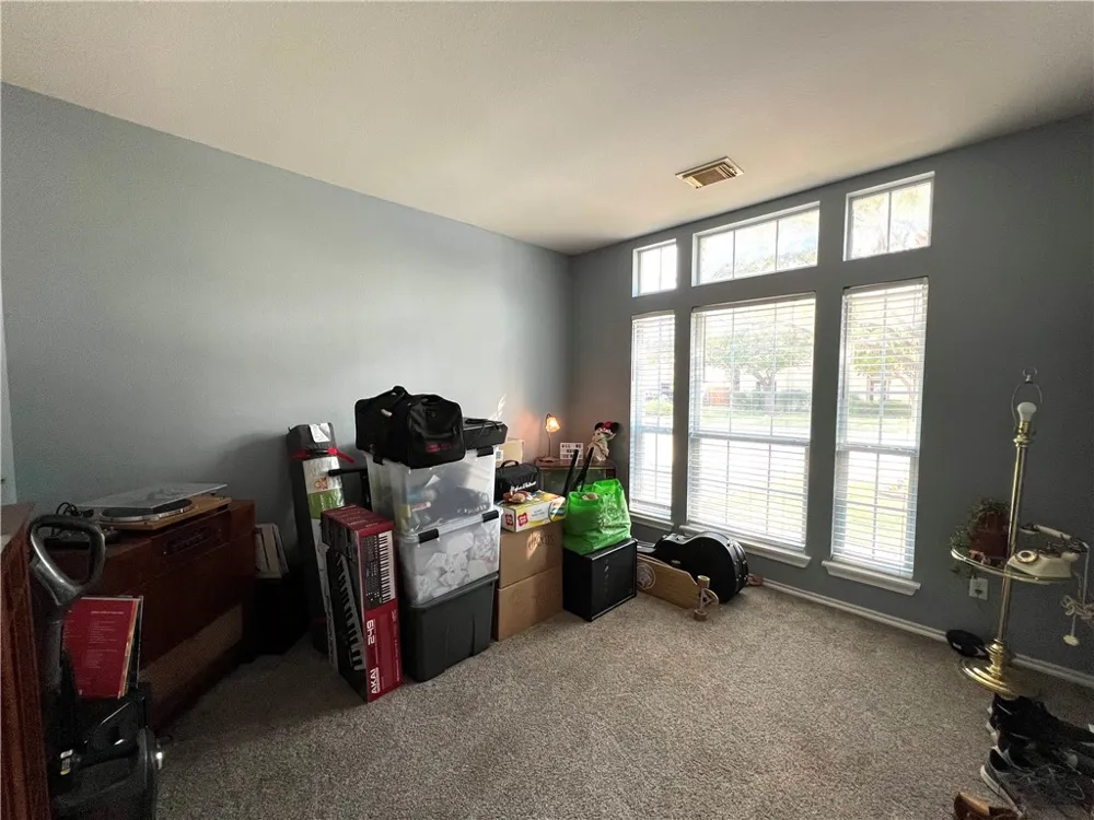 802 Stevenage Drive Pflugerville, TX 78660