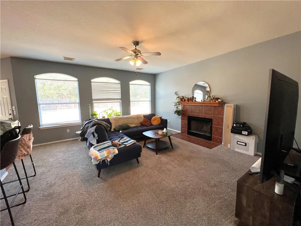 802 Stevenage Drive Pflugerville, TX 78660