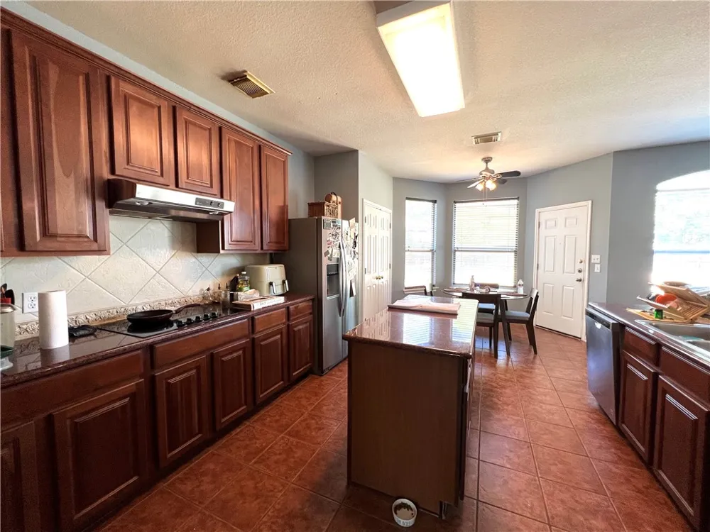 802 Stevenage Drive Pflugerville, TX 78660