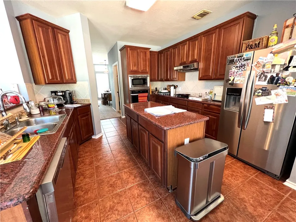 802 Stevenage Drive Pflugerville, TX 78660