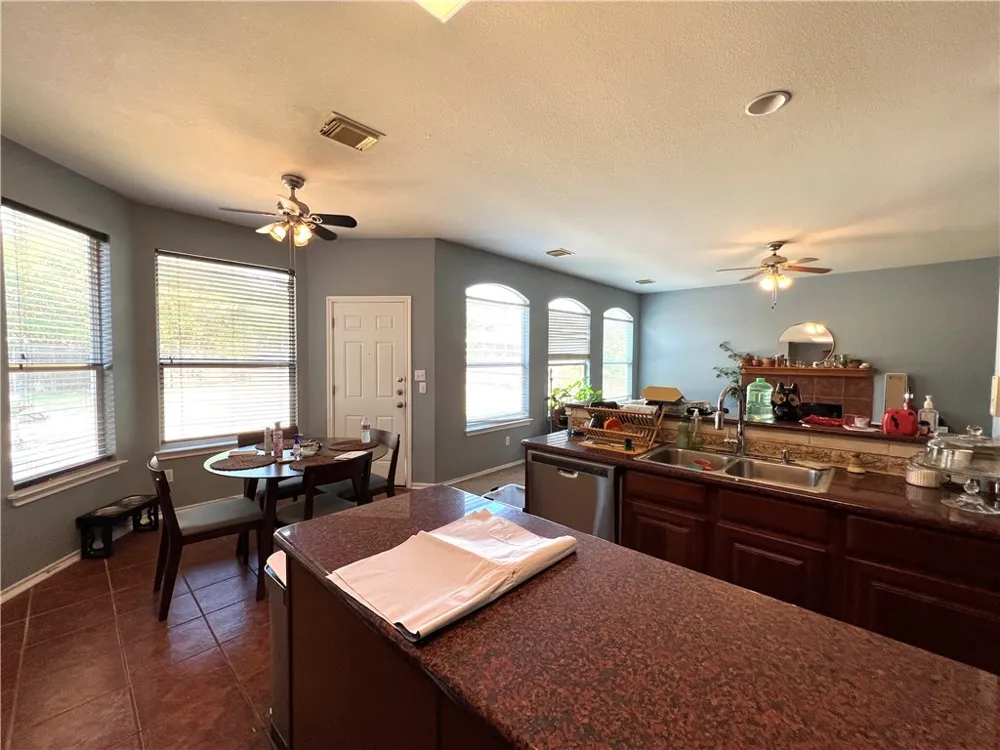 802 Stevenage Drive Pflugerville, TX 78660