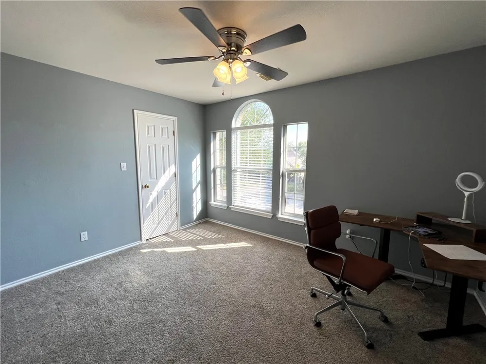 802 Stevenage Drive Pflugerville, TX 78660