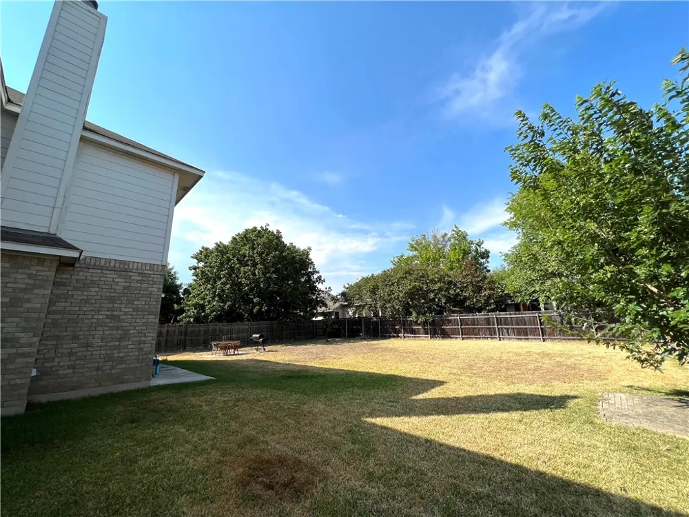 802 Stevenage Drive Pflugerville, TX 78660
