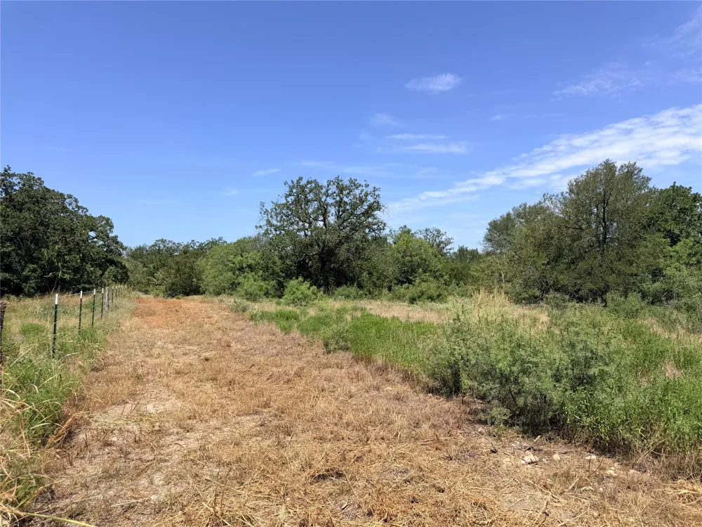 Pumper Tract 1 Road Luling, TX 78648