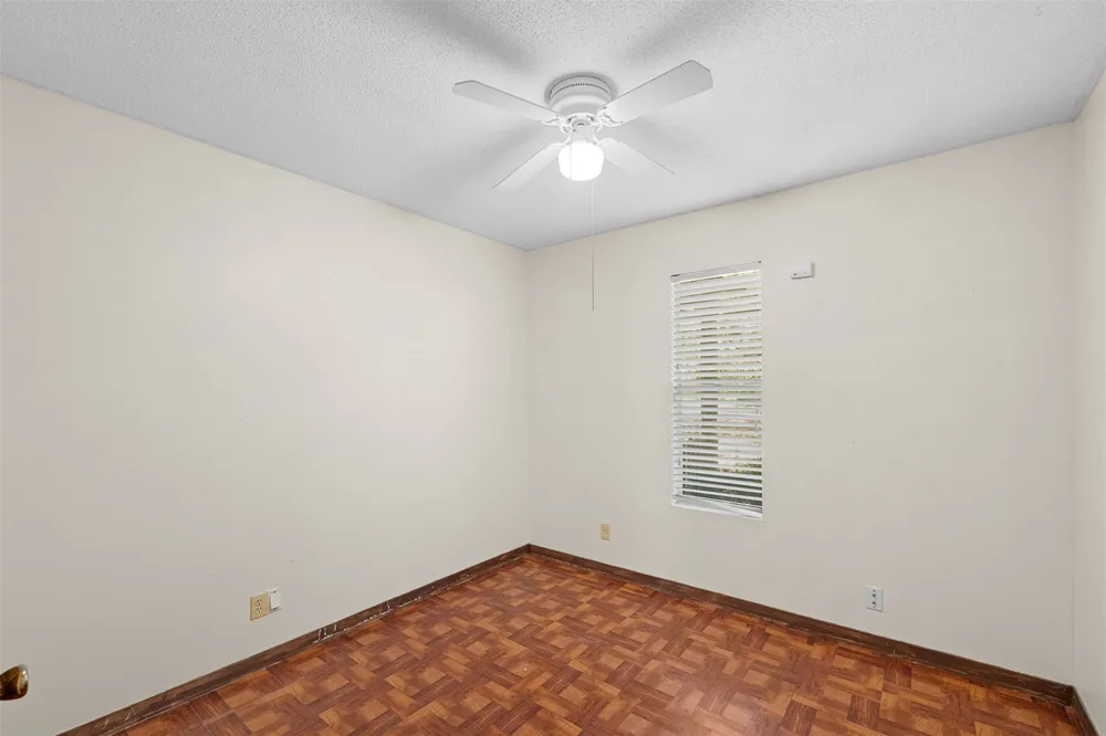 740 E Roitsch Lane La Grange, TX 78945
