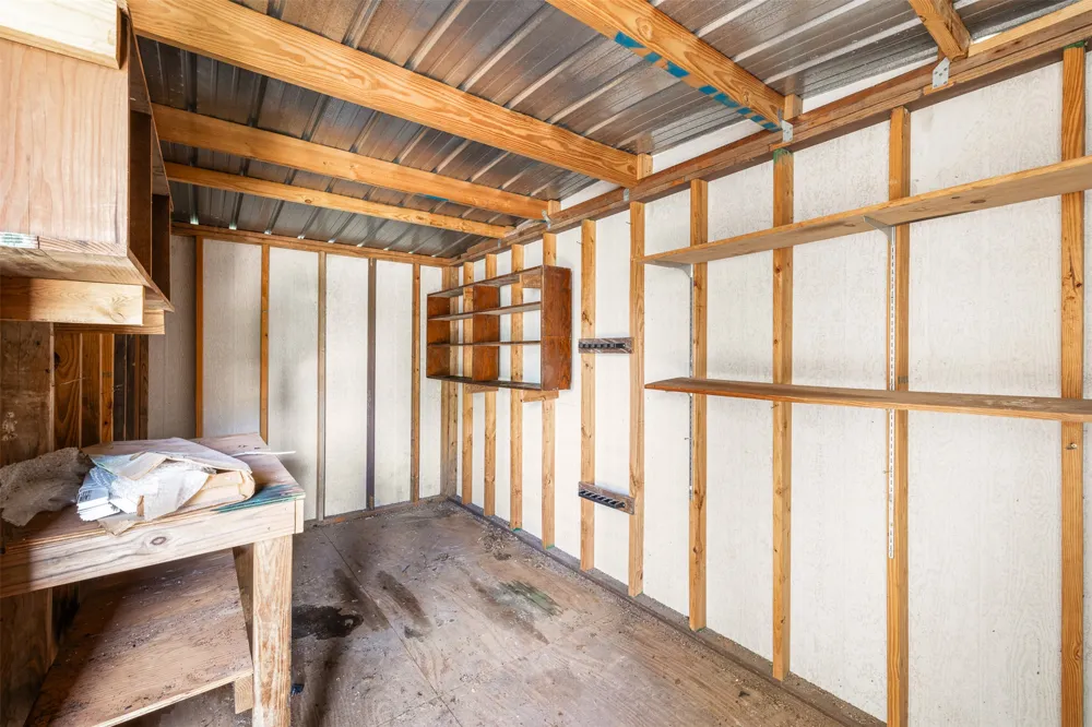 740 E Roitsch Lane La Grange, TX 78945