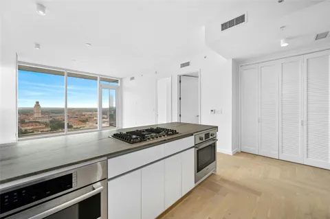 313 W 17th Street #1702