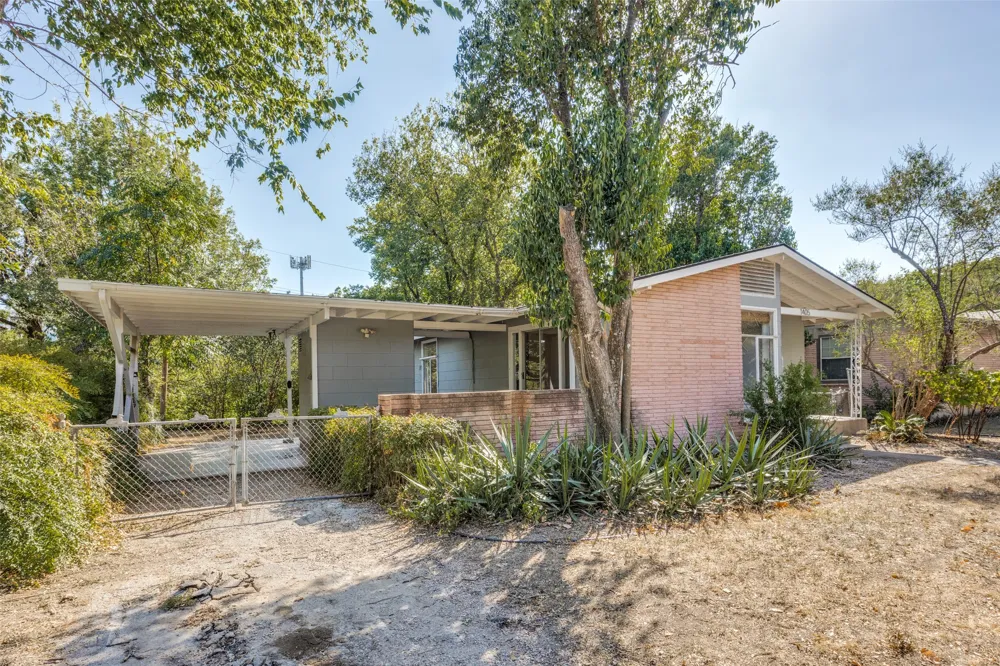 1405 Broadmoor Drive Austin, TX 78723