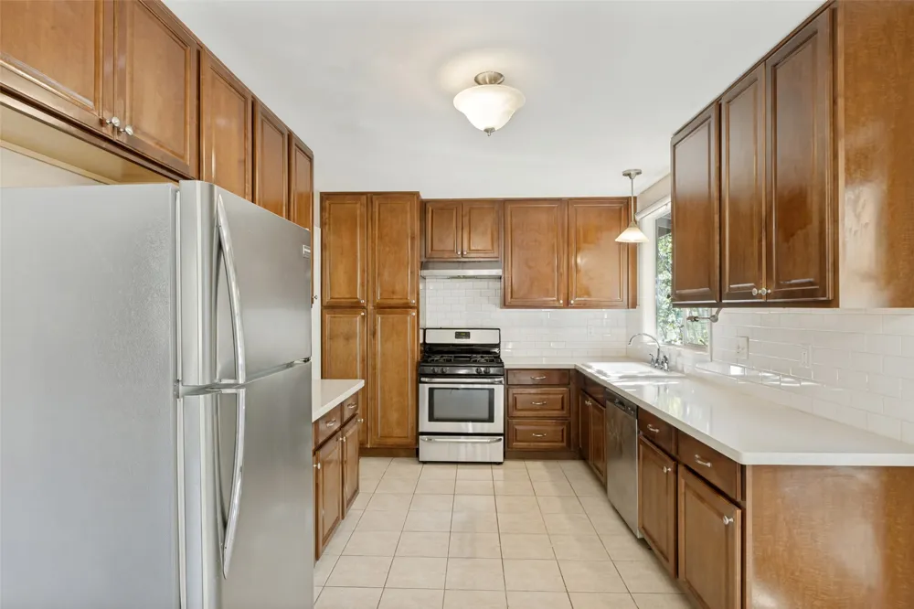 1405 Broadmoor Drive Austin, TX 78723