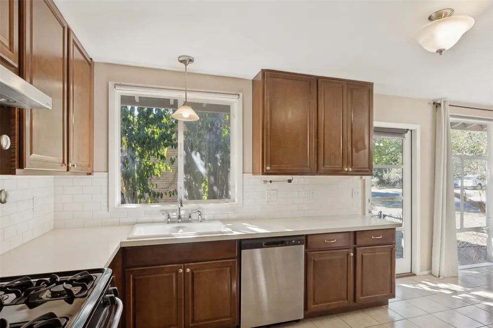1405 Broadmoor Drive Austin, TX 78723