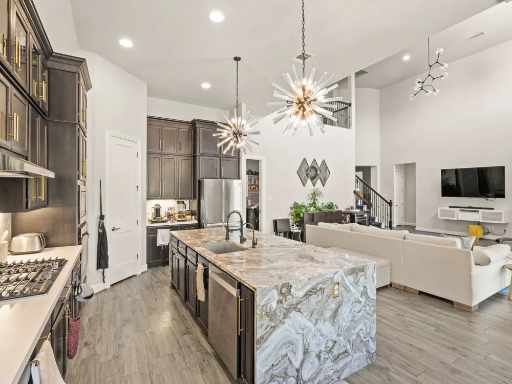 5304 Via Besso Drive Bee Cave, TX 78738