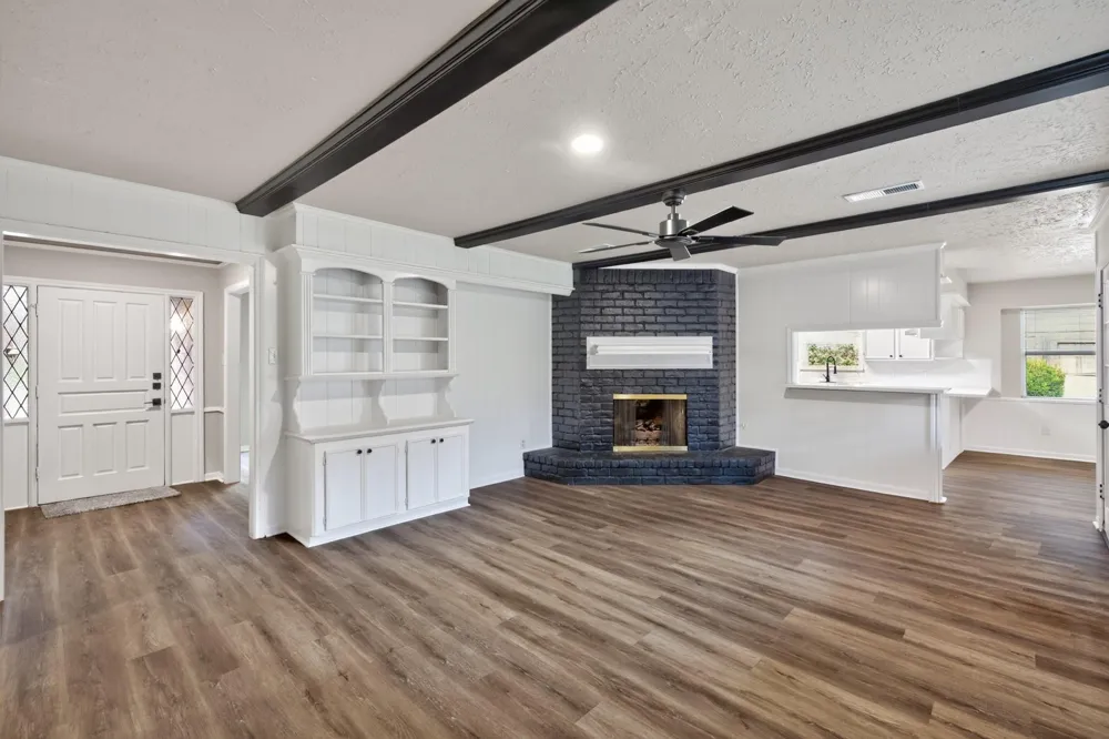 1915 Seven Oaks Drive Kingwood, TX 77339