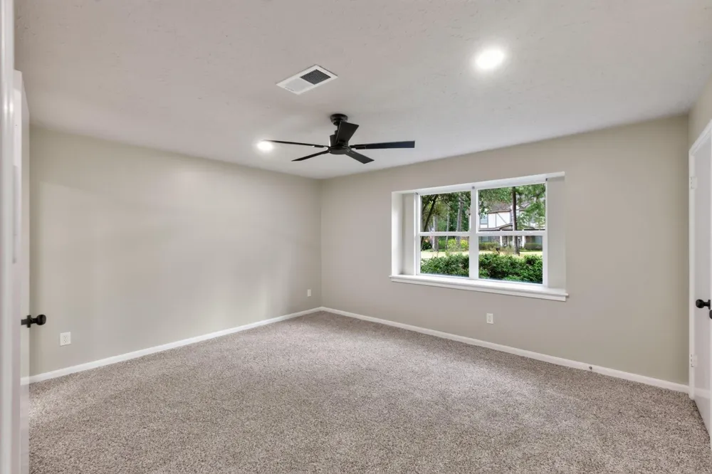 1915 Seven Oaks Drive Kingwood, TX 77339