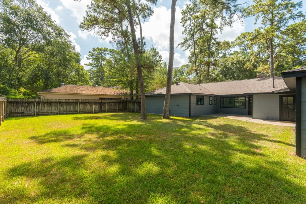 1915 Seven Oaks Drive Kingwood, TX 77339