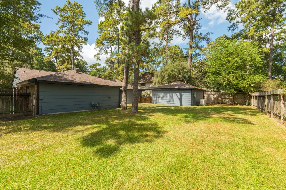 1915 Seven Oaks Drive Kingwood, TX 77339