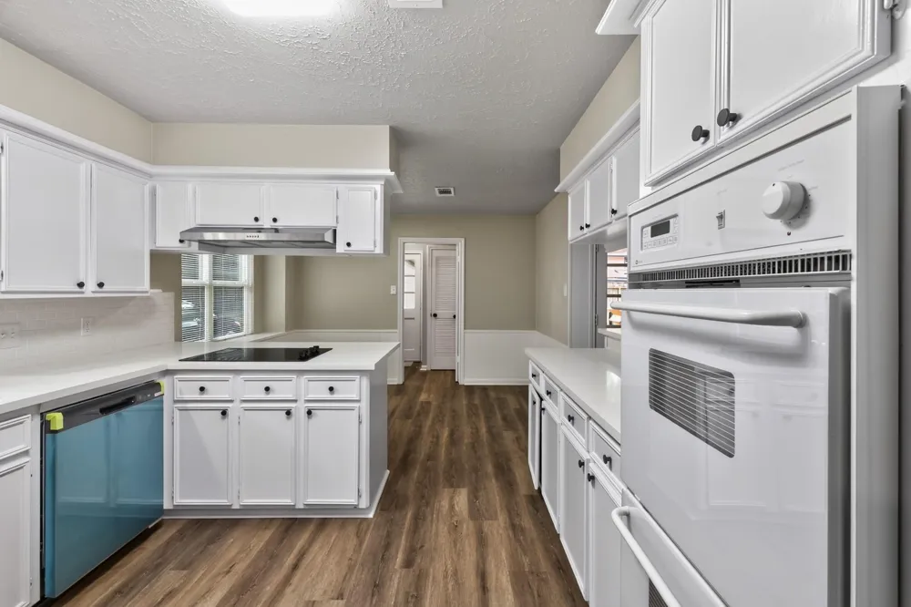 1915 Seven Oaks Drive Kingwood, TX 77339