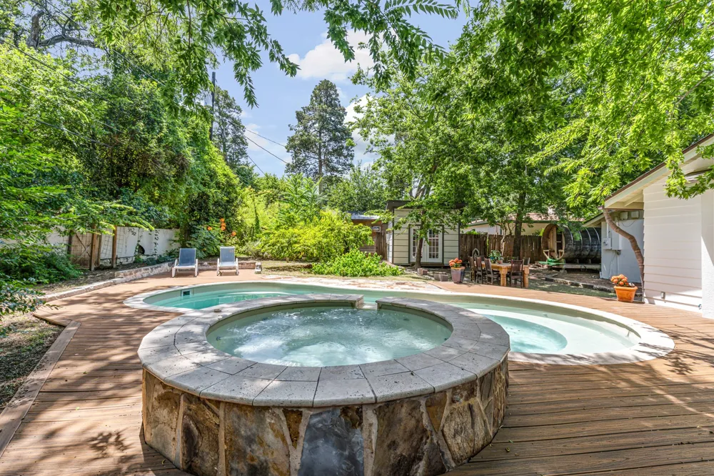 1208 Fairwood Road Austin, TX 78722