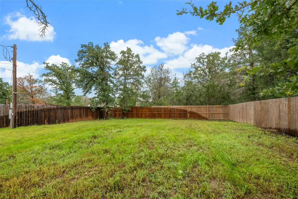 133 Deer Run Smithville, TX 78957