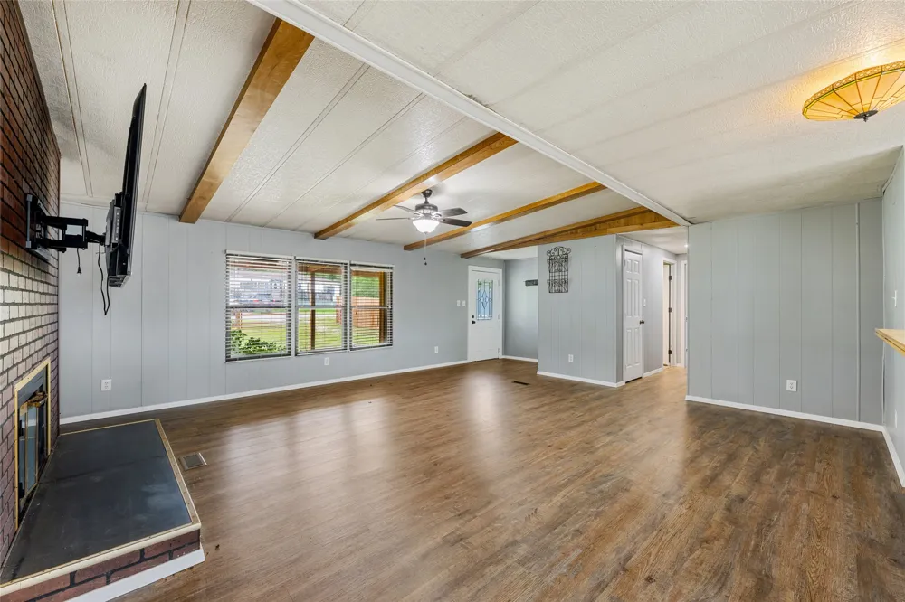 133 Deer Run Smithville, TX 78957