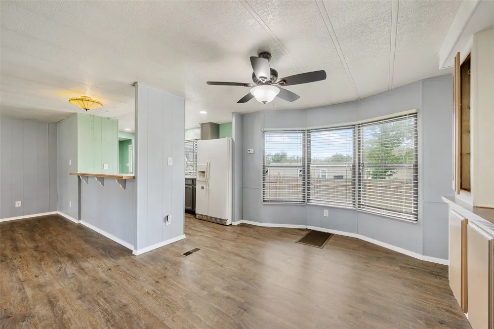 133 Deer Run Smithville, TX 78957