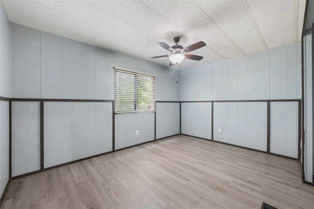 133 Deer Run Smithville, TX 78957