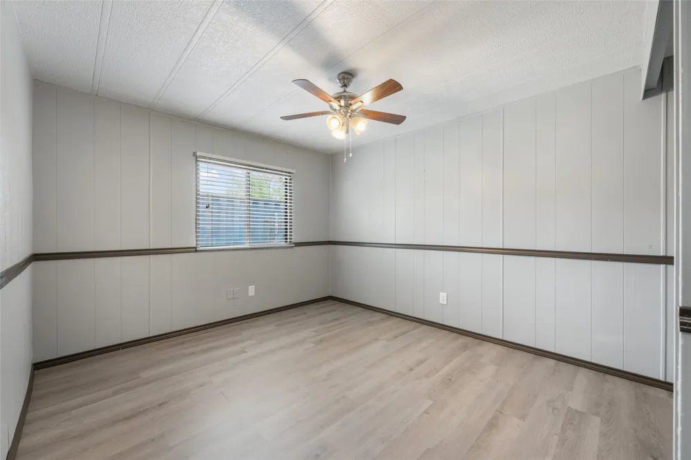 133 Deer Run Smithville, TX 78957