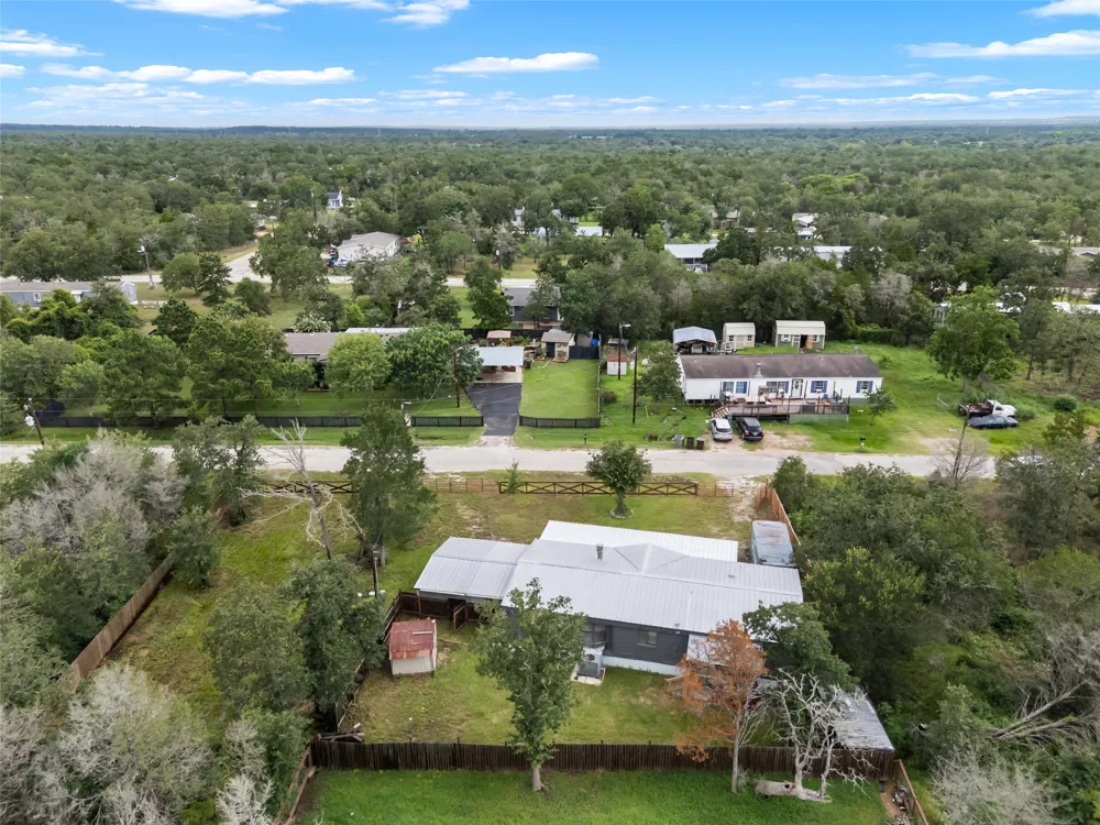 133 Deer Run Smithville, TX 78957