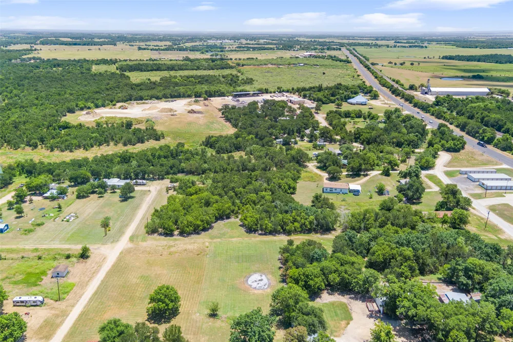 22712 12th Street Buckholts, TX 76518