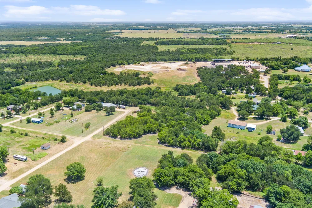 22712 12th Street Buckholts, TX 76518