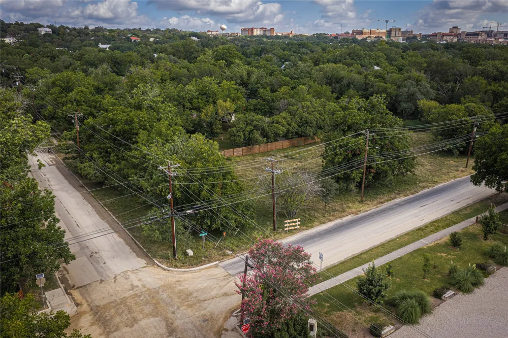 119 S Mitchell Street San Marcos, TX 78666