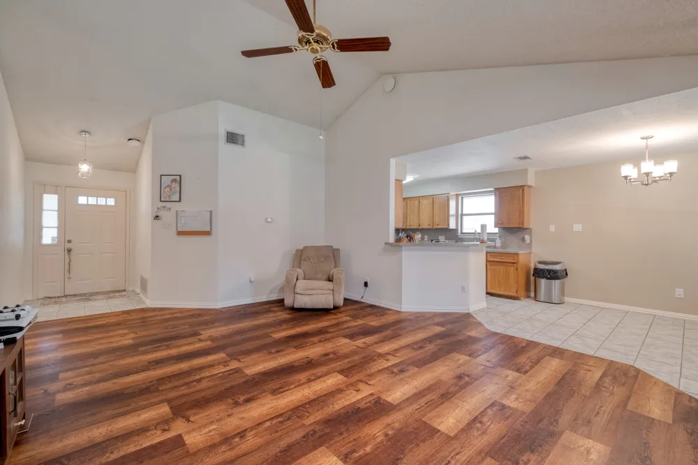 2010 Lark Lane Taylor, TX 76574