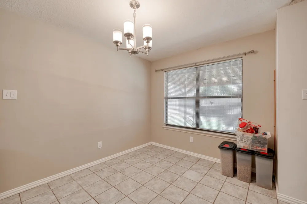 2010 Lark Lane Taylor, TX 76574