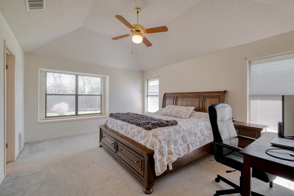 2010 Lark Lane Taylor, TX 76574