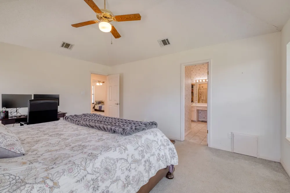 2010 Lark Lane Taylor, TX 76574