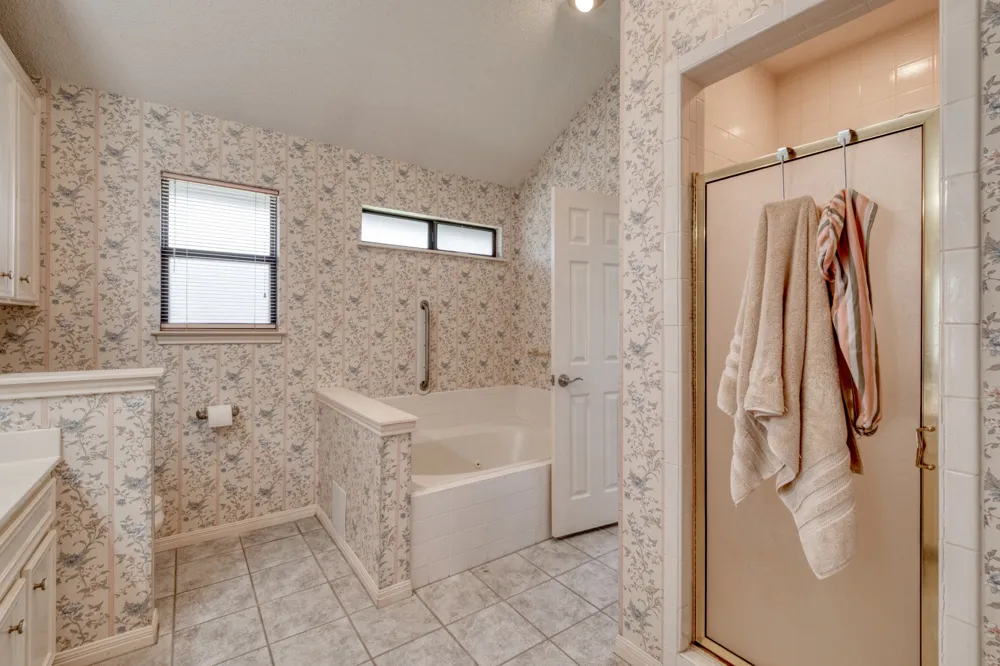 2010 Lark Lane Taylor, TX 76574