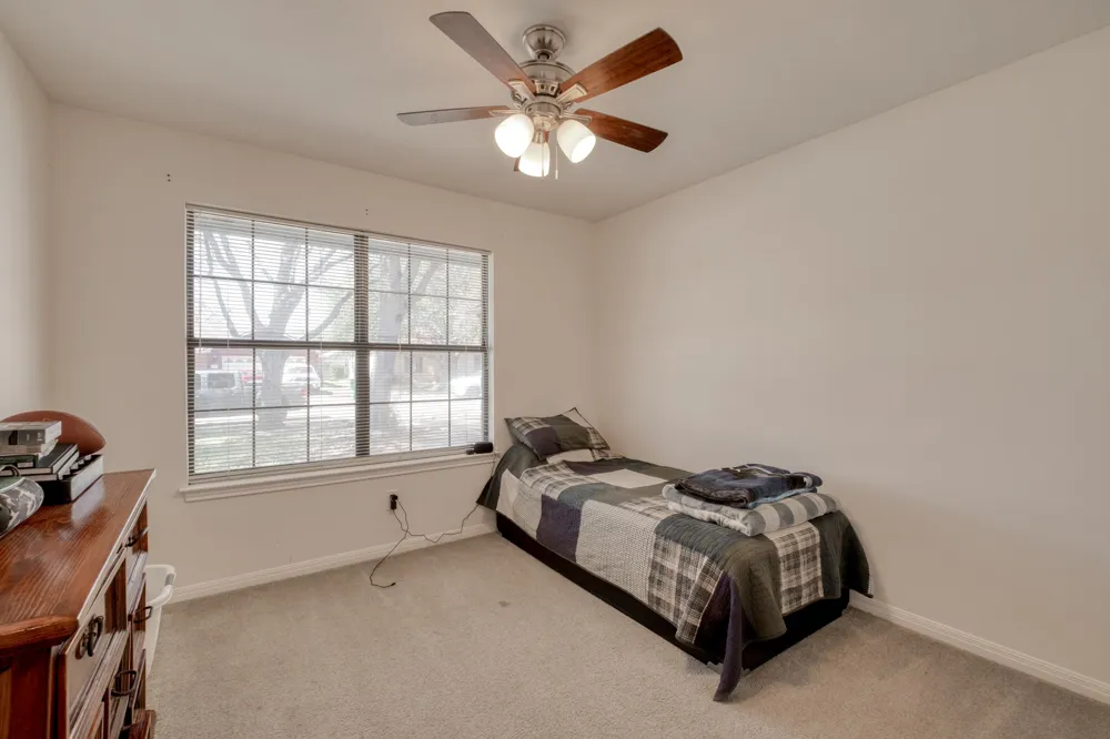 2010 Lark Lane Taylor, TX 76574