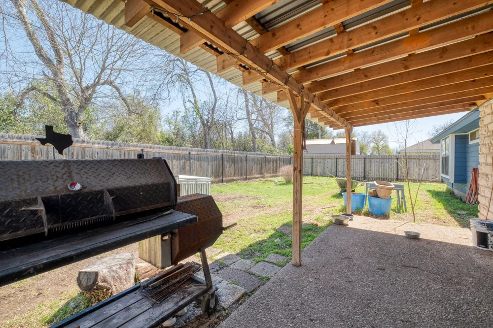 2010 Lark Lane Taylor, TX 76574