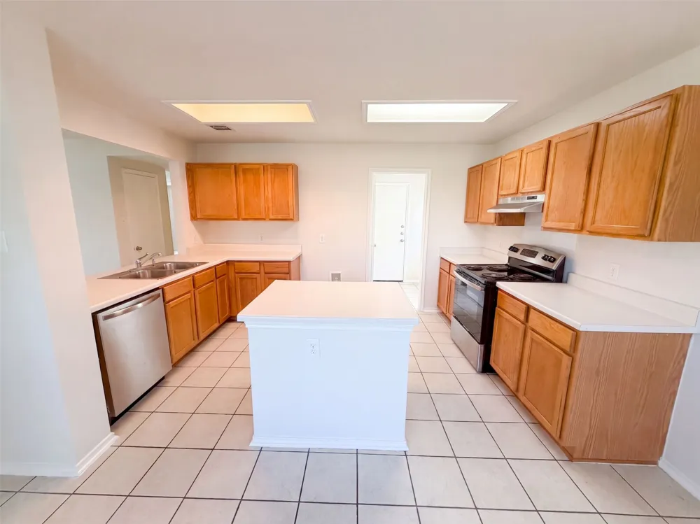 305 Edgewood Cove Leander, TX 78641