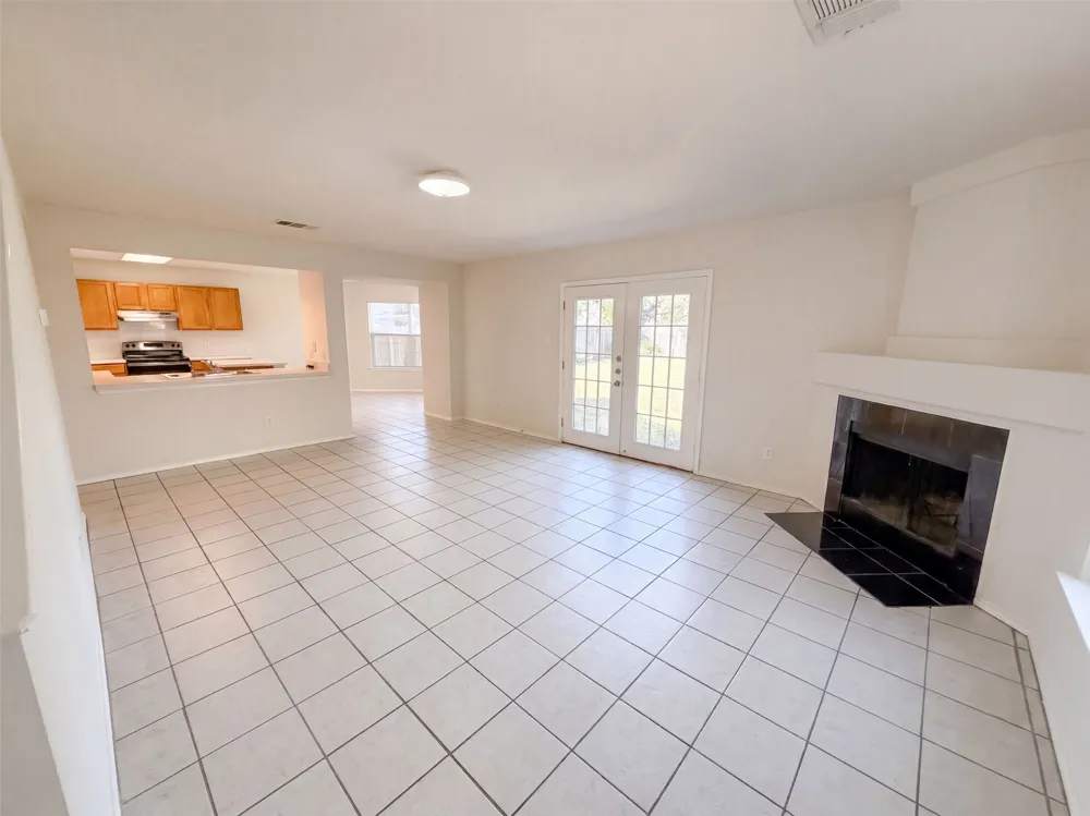 305 Edgewood Cove Leander, TX 78641
