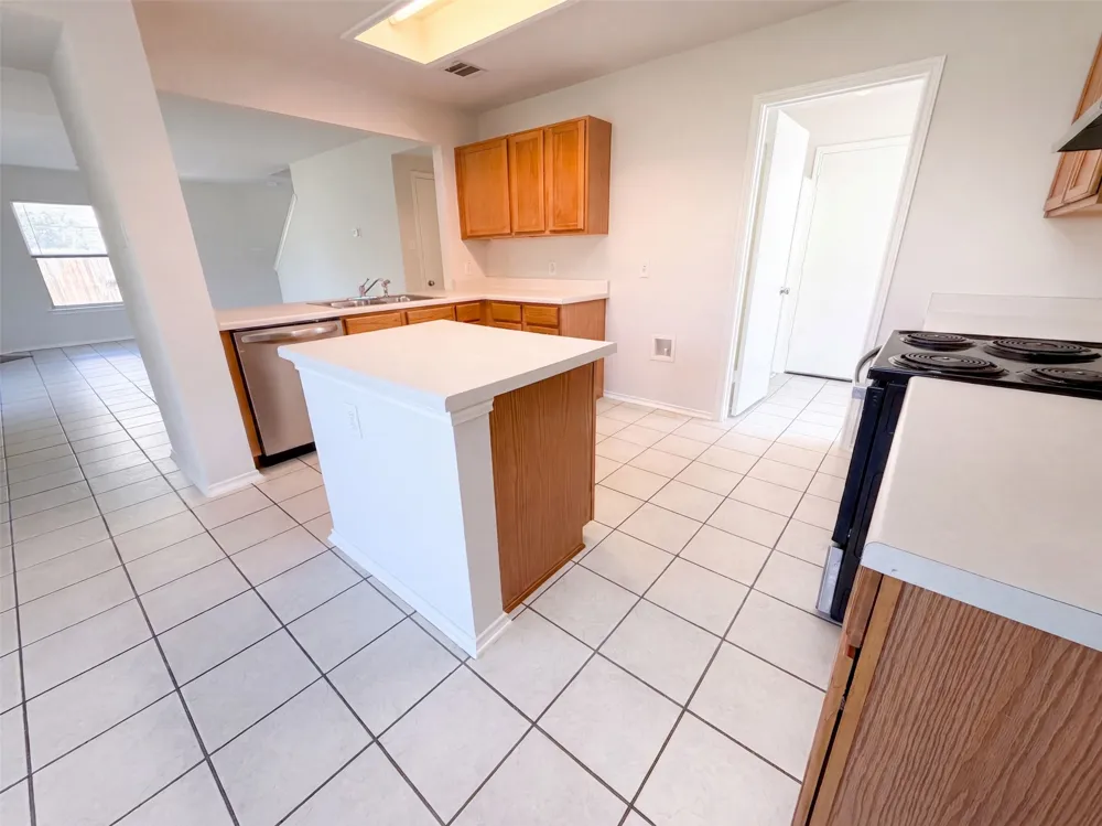 305 Edgewood Cove Leander, TX 78641