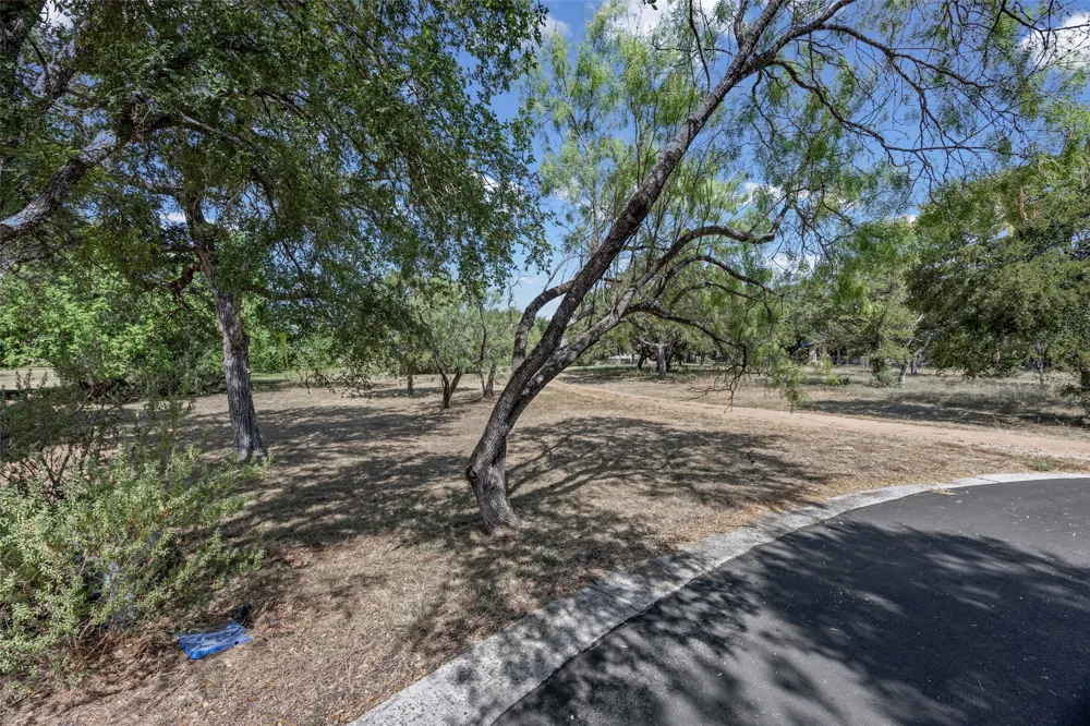 108 Northern Spur Horseshoe Bay, TX 78657