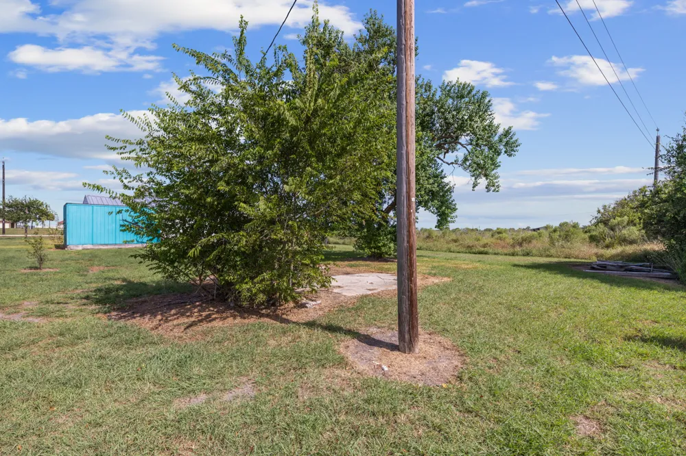 890 Quailrun Avenue Port Lavaca, TX 77979