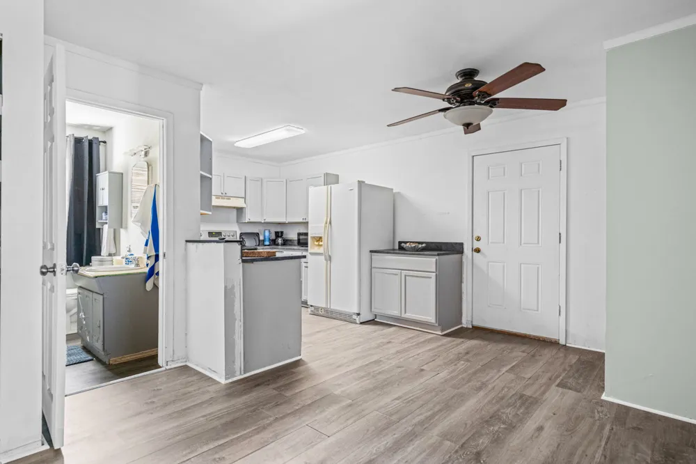 890 Quailrun Avenue Port Lavaca, TX 77979