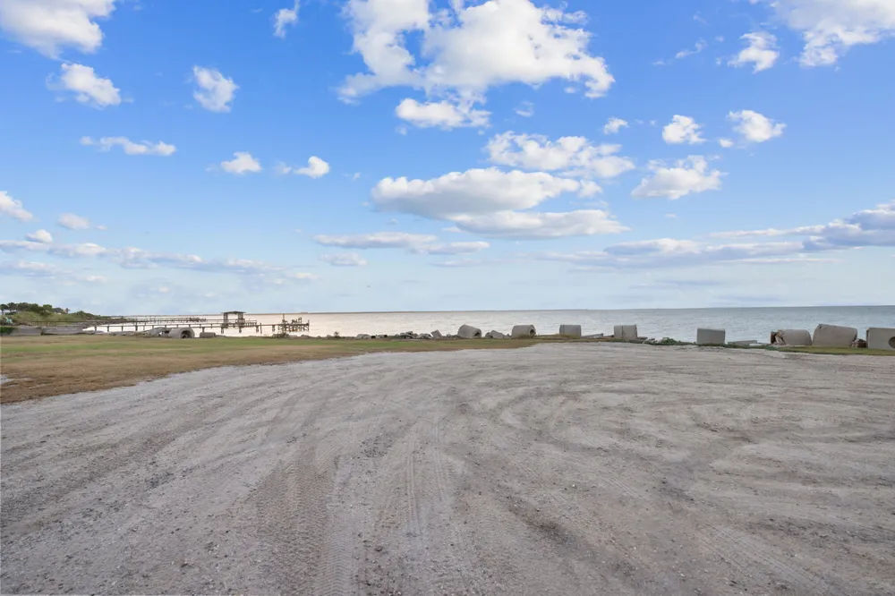 890 Quailrun Avenue Port Lavaca, TX 77979