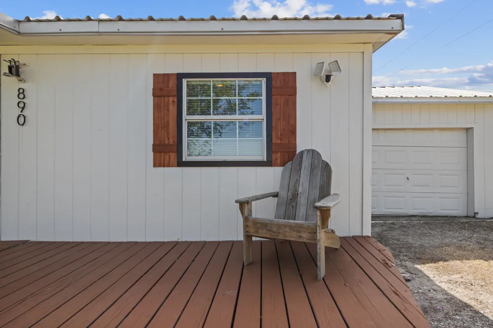 890 Quailrun Avenue Port Lavaca, TX 77979