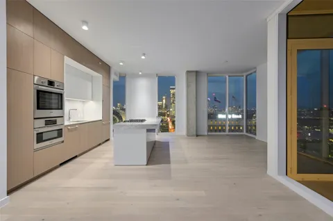 313 W 17th Street #2105