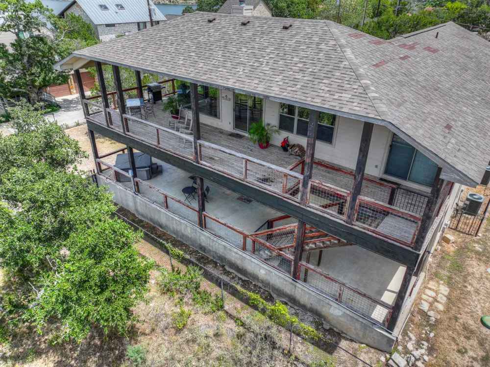 1525 Lakeside Drive W Canyon Lake, TX 78133