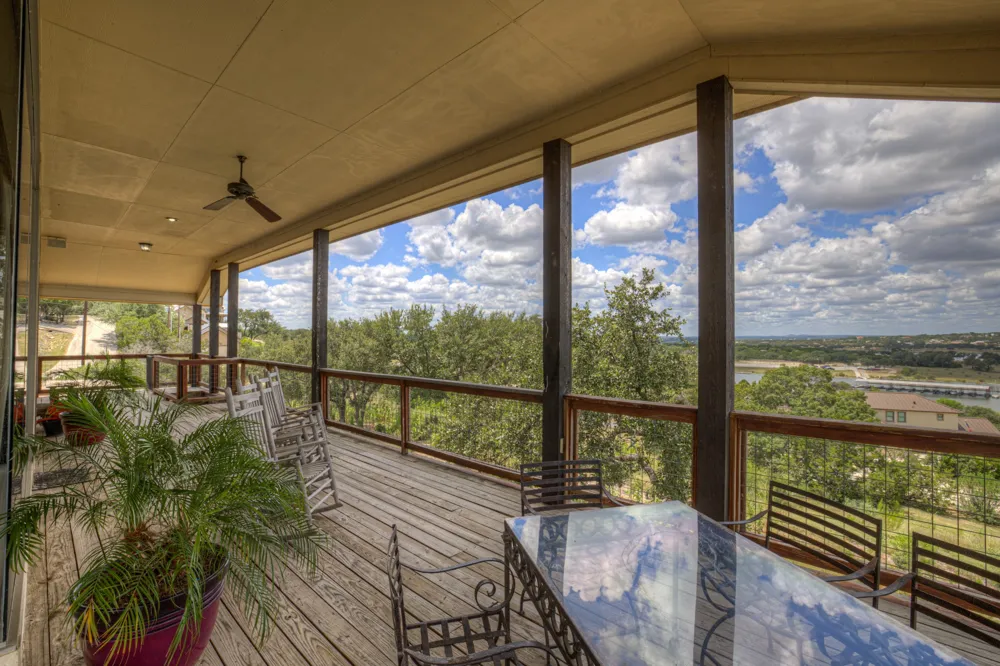 1525 Lakeside Drive W Canyon Lake, TX 78133
