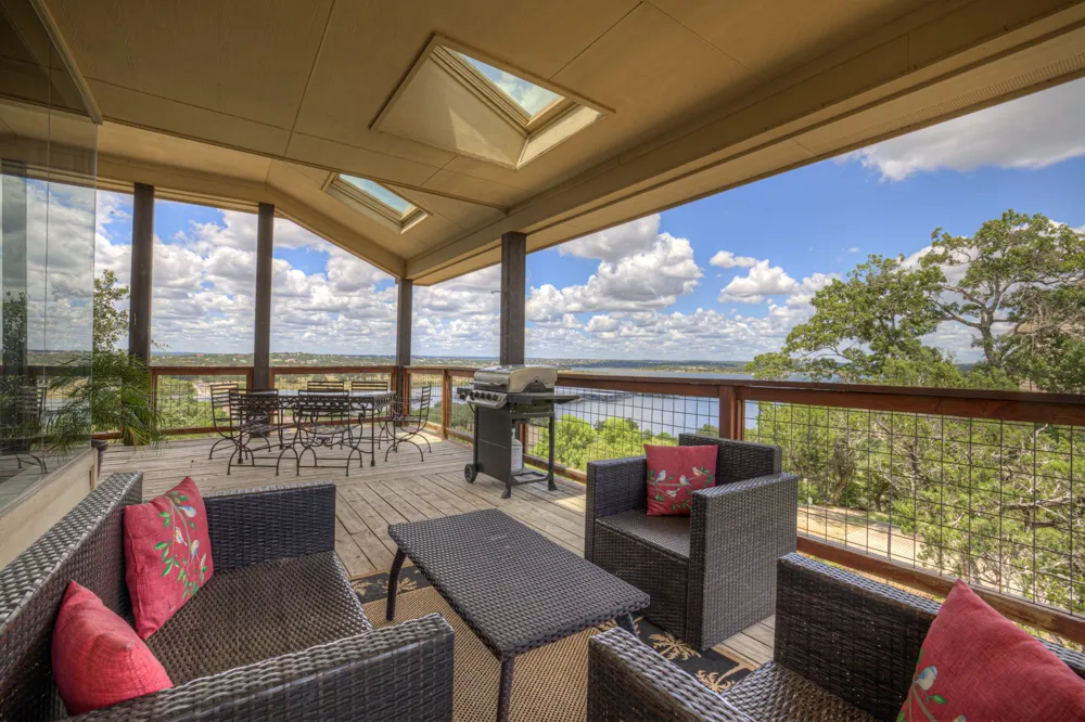 1525 Lakeside Drive W Canyon Lake, TX 78133